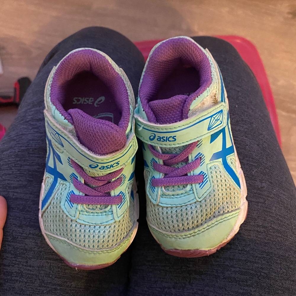 ASICS tennis shoes